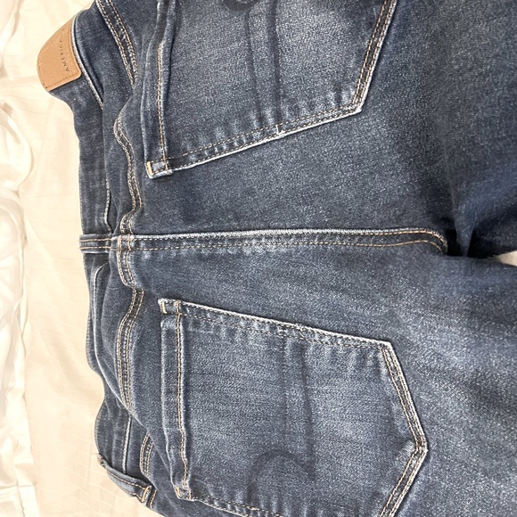 |Ripped blue jeans from American eagle| size 6| - Picture 3 of 6